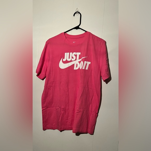 Pink large Nike tee shirt - Picture 1 of 4